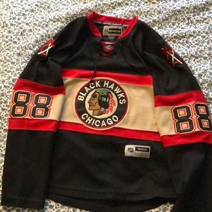 Women’s Blackhawks jersey (NOT an official jersey)